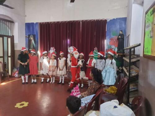 Christmas Sharing Primary Students