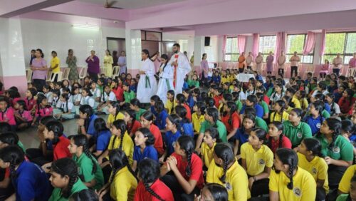 42306267-2c80-411c-9b20-83dbe7eb6b3b