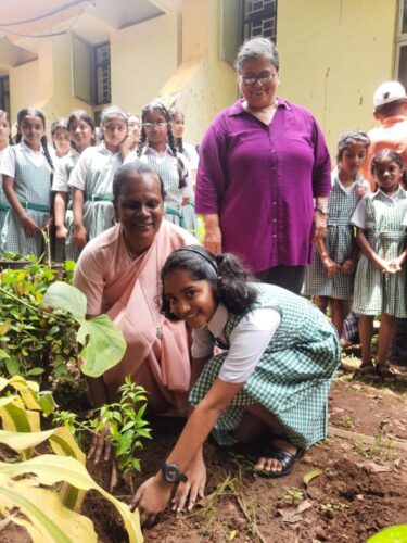 27081df0-c168-42e9-a05f-217e7b633403