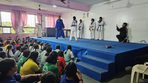 42b0656c-c6de-403b-8090-7ad2f28b125c