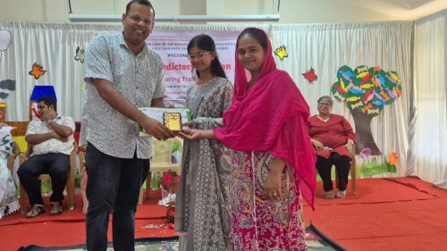 ef499683-48f5-4c16-a10c-443632d38de1